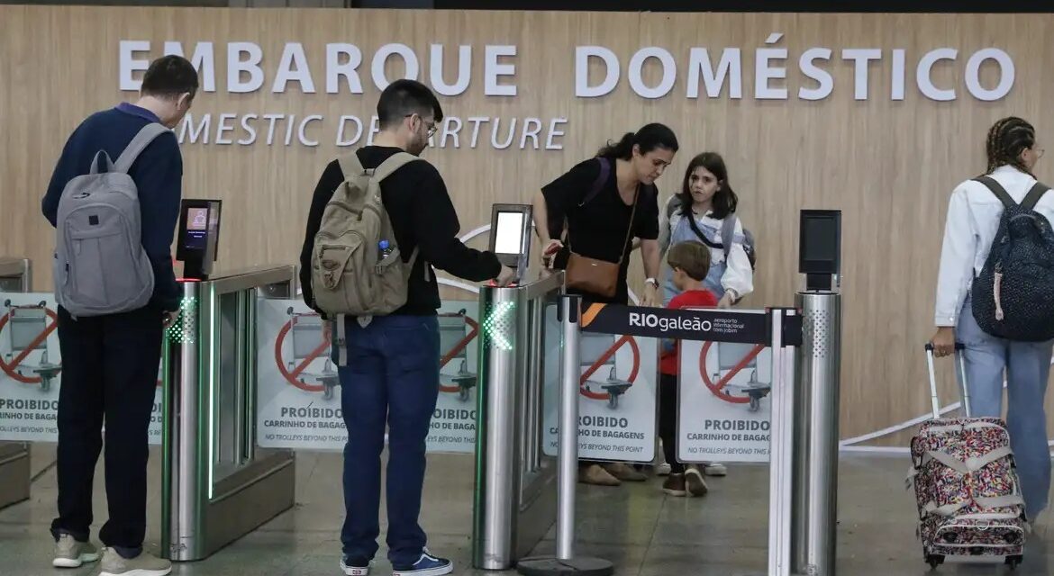 Judicialização eleva preço de passagens aéreas, diz presidente da Anac