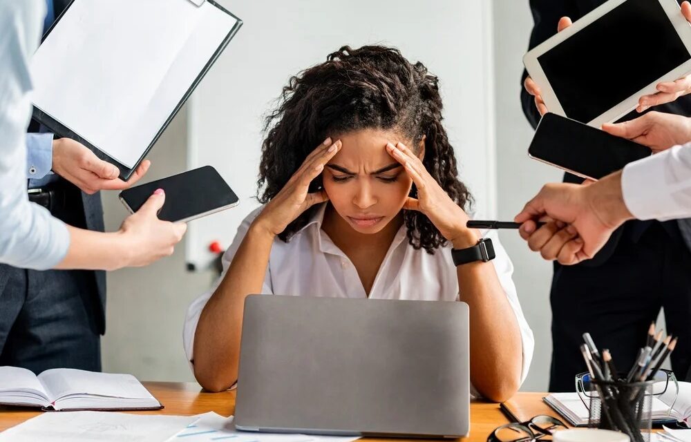 Saúde mental: denúncias de assédio no ambiente de trabalho crescem 70,62%, em Goiás