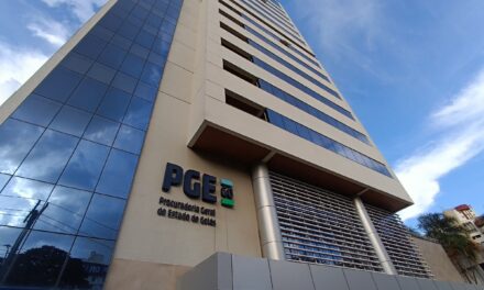 Governo de Goiás abre seleções simplificadas para 15 vagas na PGE e na Fapeg