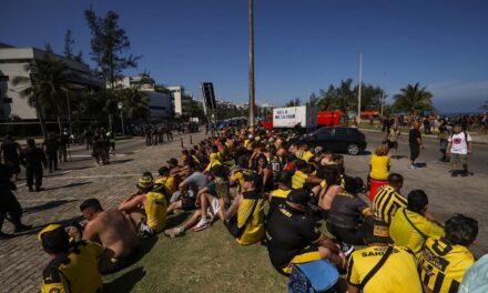 Mais de 200 torcedores do Peñarol são presos por confusão no Rio