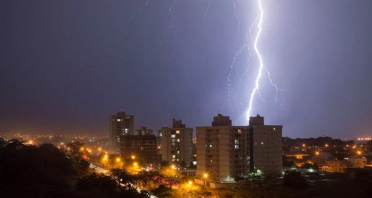 Cimehgo prevê tempestades, granizo e rajadas de vento em Goiás