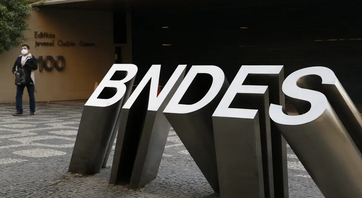 Crédito do BNDES para indústria supera agronegócio