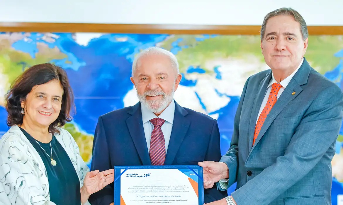 Após cinco anos, Brasil recupera certificado de eliminação do sarampo Após cinco anos, Brasil recupera certificado de eliminação do sarampo