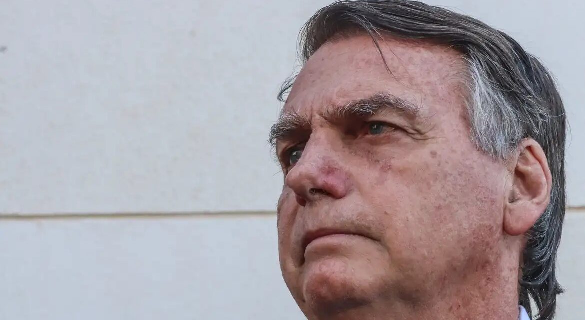 PF indicia Bolsonaro e mais 36 por tentativa de golpe de Estado