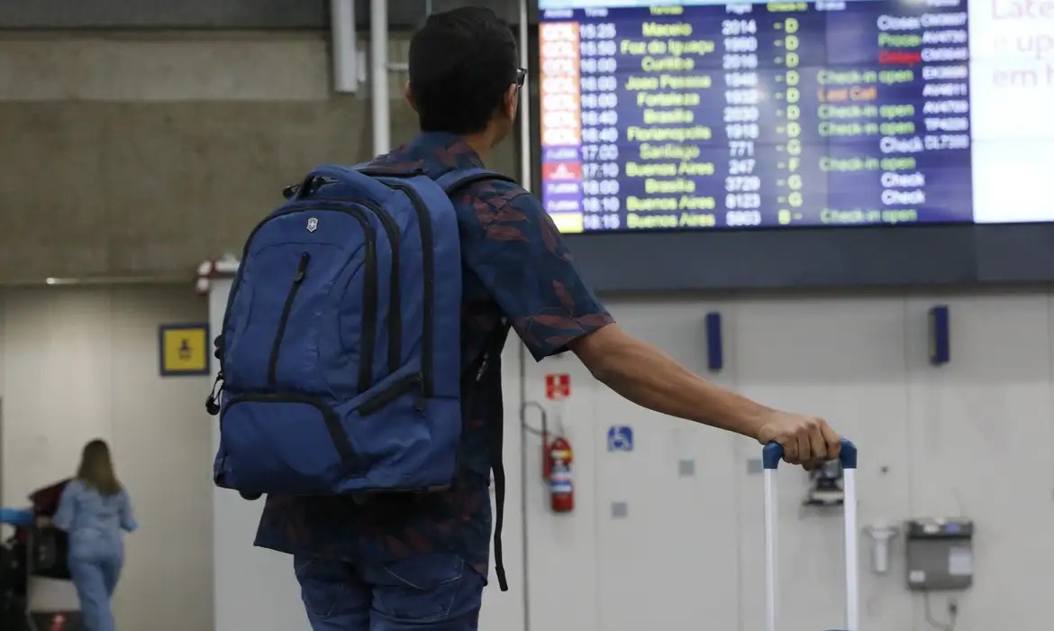 Empresas aéreas vão ofertar 17,8 mil voos a mais no próximo verão