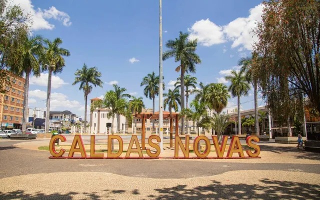 Caldas Novas terá cobrança de taxa de turistas com valores que podem chegar a R$ 183