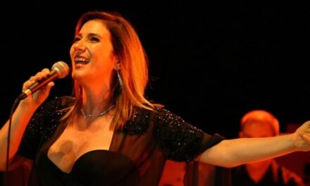 Sesc apresenta Zizi Possi com o show “Grandes Sucessos”