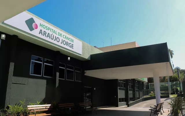 Hospital Araújo Jorge suspende consultas de pacientes com câncer por dívida de R$ 55 milhões da Prefeitura de Goiânia