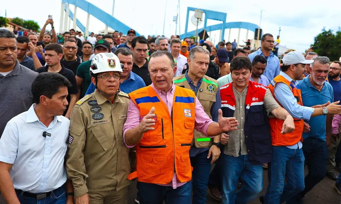 Governo destina R$ 100 milhões para reconstrução de ponte que desabou Governo destina R$ 100 milhões para reconstrução de ponte que desabou