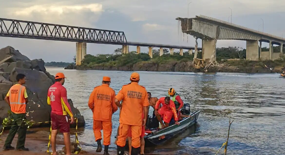 Chega a oito o número de mortes confirmadas após queda de ponte