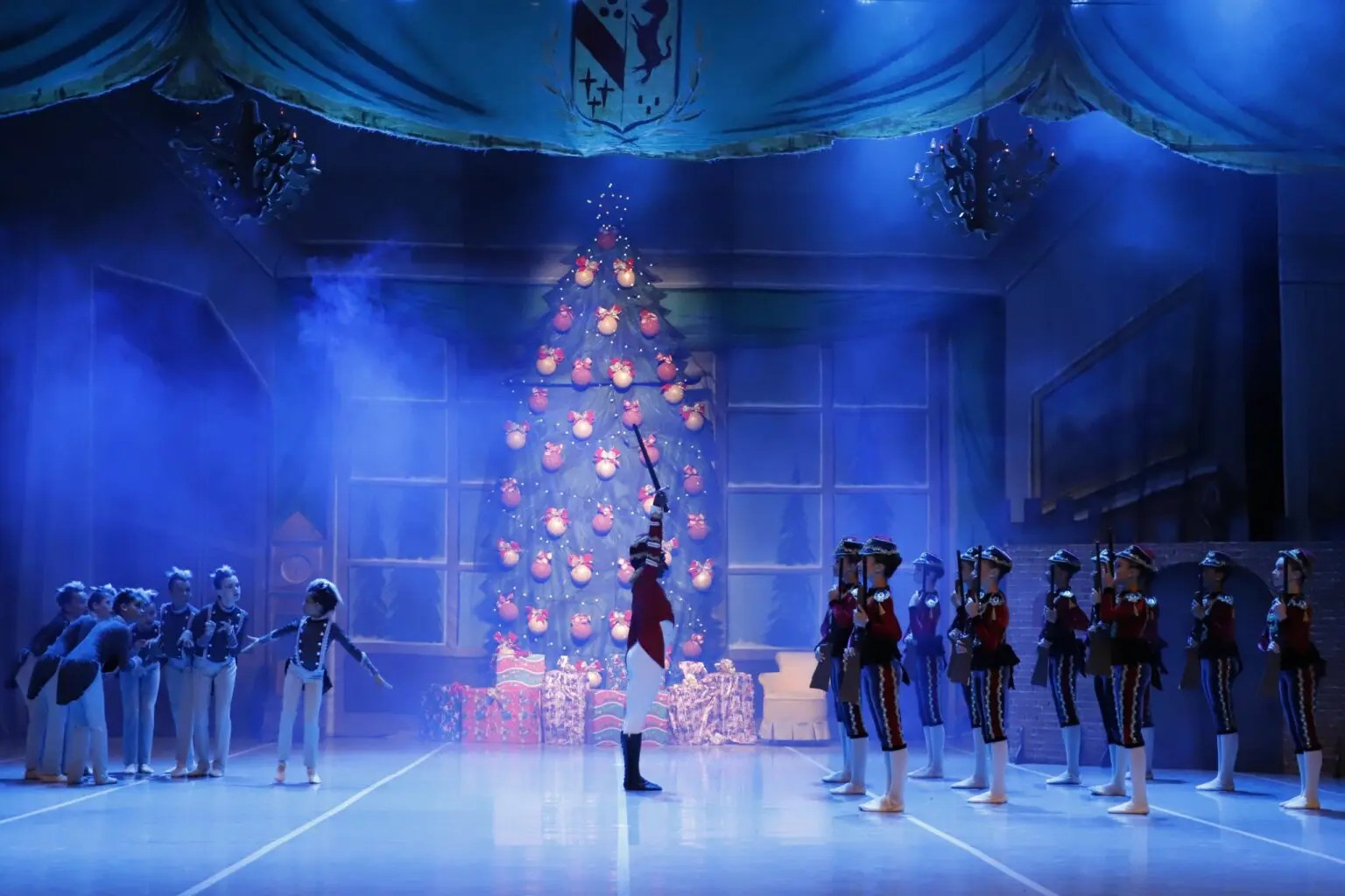 Basileu França apresenta “O Quebra-Nozes” Basileu França apresenta “O Quebra-Nozes”