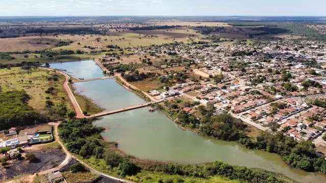 Cidade em Goiás chove durante sete horas seguidas e registra volume esperado para quase 15 dias