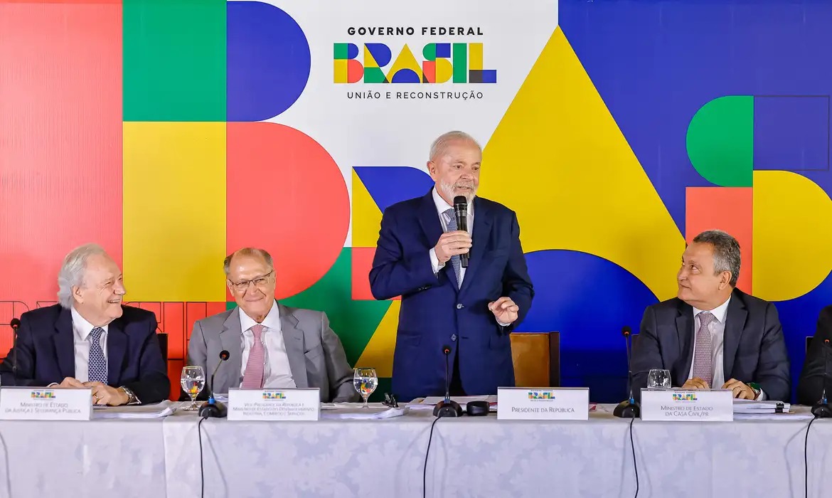 Prioridade do governo em 2025 é baratear os alimentos, diz Lula Prioridade do governo em 2025 é baratear os alimentos, diz Lula