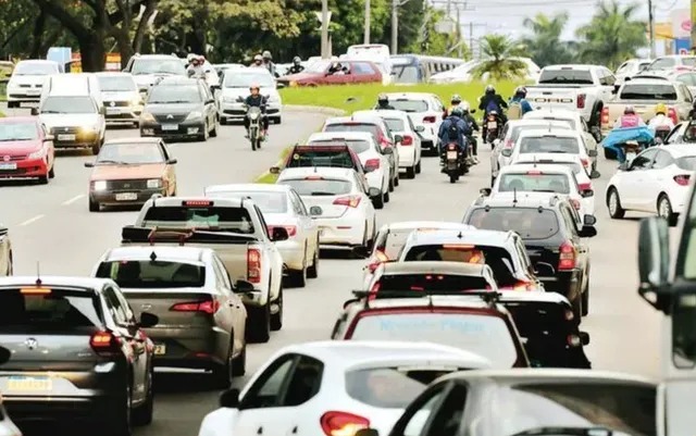 Avenidas 136 e Jamel Cecílio passam a ter estacionamento proibido em Goiânia