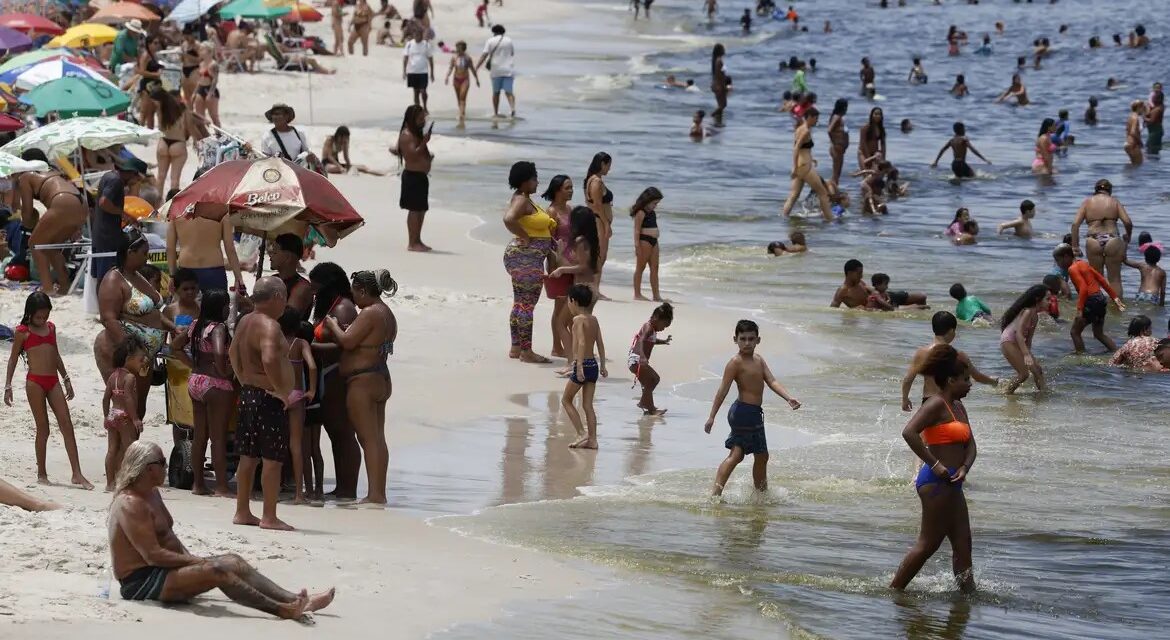 Inmet prevê calor intenso no Sudeste e temporais no Sul