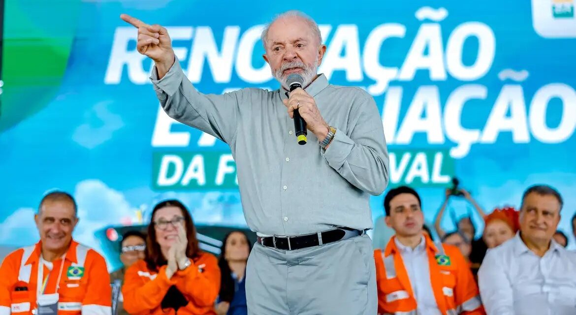 Lula diz que combustíveis fósseis vão financiar a transição energética