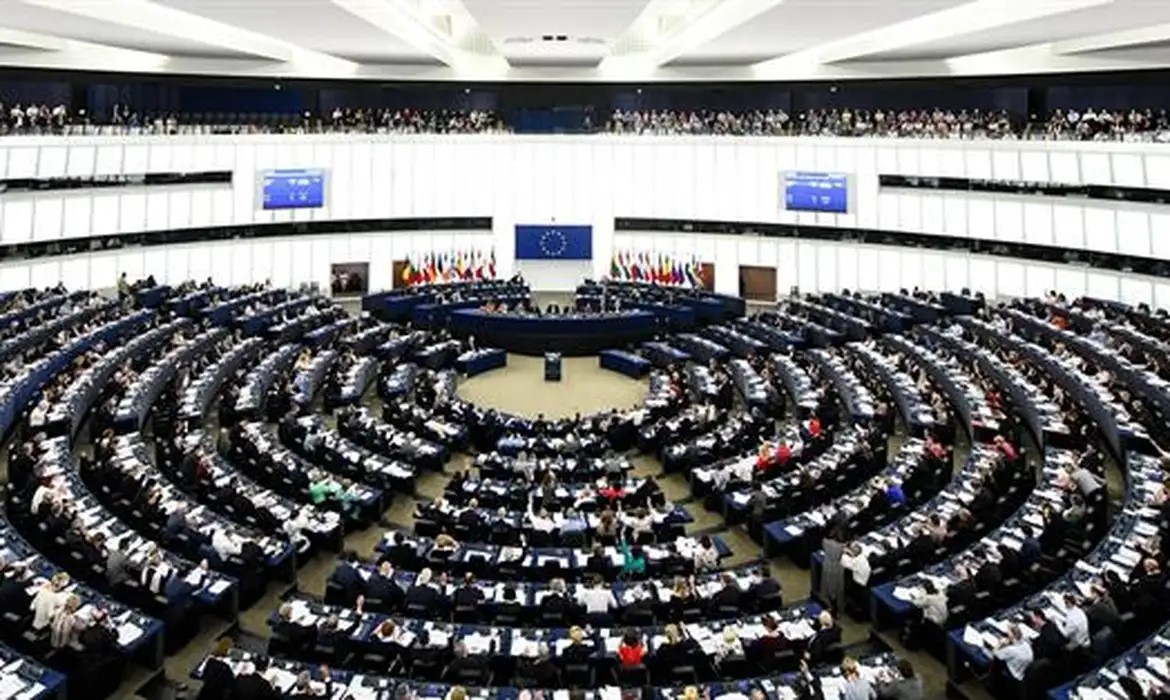 Parlamento Europeu lembra três anos de guerra na Ucrânia Parlamento Europeu lembra três anos de guerra na Ucrânia