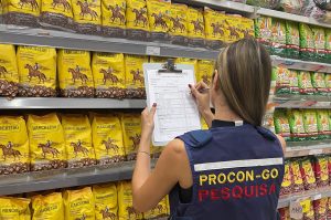 Pesquisa do Procon Goiás mostra variação de até 353% em preços de itens da cesta básica