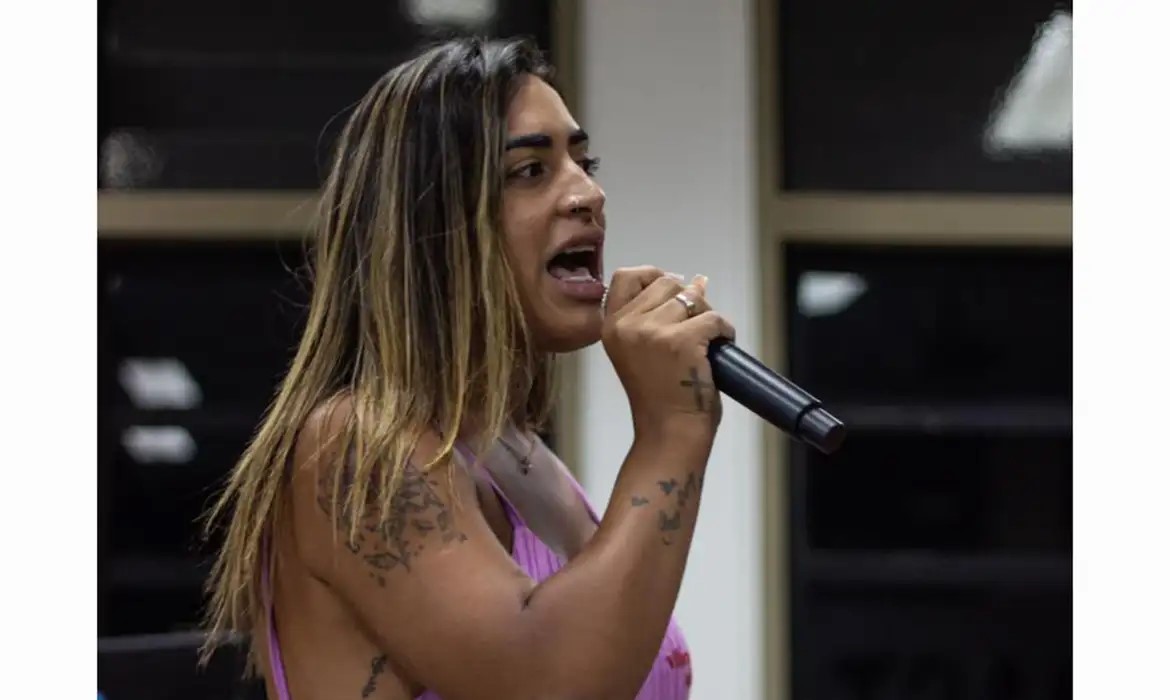 Universitárias trans se mobilizam por mais inclusão no ensino superior Universitárias trans se mobilizam por mais inclusão no ensino superior