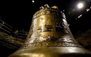 Sino gigante de 55 toneladas percorrerá mais de 10 mil km até a Basílica de Trindade