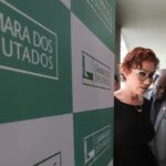 Após pedido de vista, STF suspende julgamento de Carla Zambelli