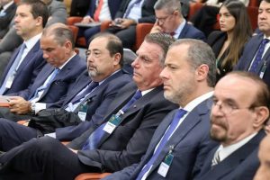 STF rejeita questionamentos de advogados e vai decidir se Bolsonaro vira réu