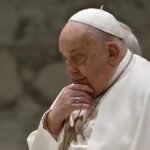 Papa Francisco se encontra estável e não apresentou insuficiência respiratória nesta quarta, diz Vaticano