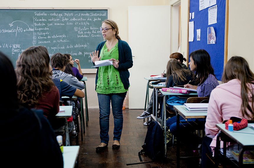 Gratificação de Regência dos professores de Goiânia vai considerar 20 horas semanais