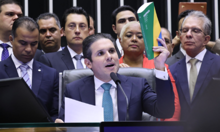 Motta diz que decisão de pautar PL da Anistia é de líderes partidários