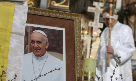 Papa Francisco: velório aberto começa amanhã, funeral será no sábado 