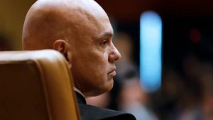 Moraes pede para PGR se manifestar sobre prisão de Bolsonaro