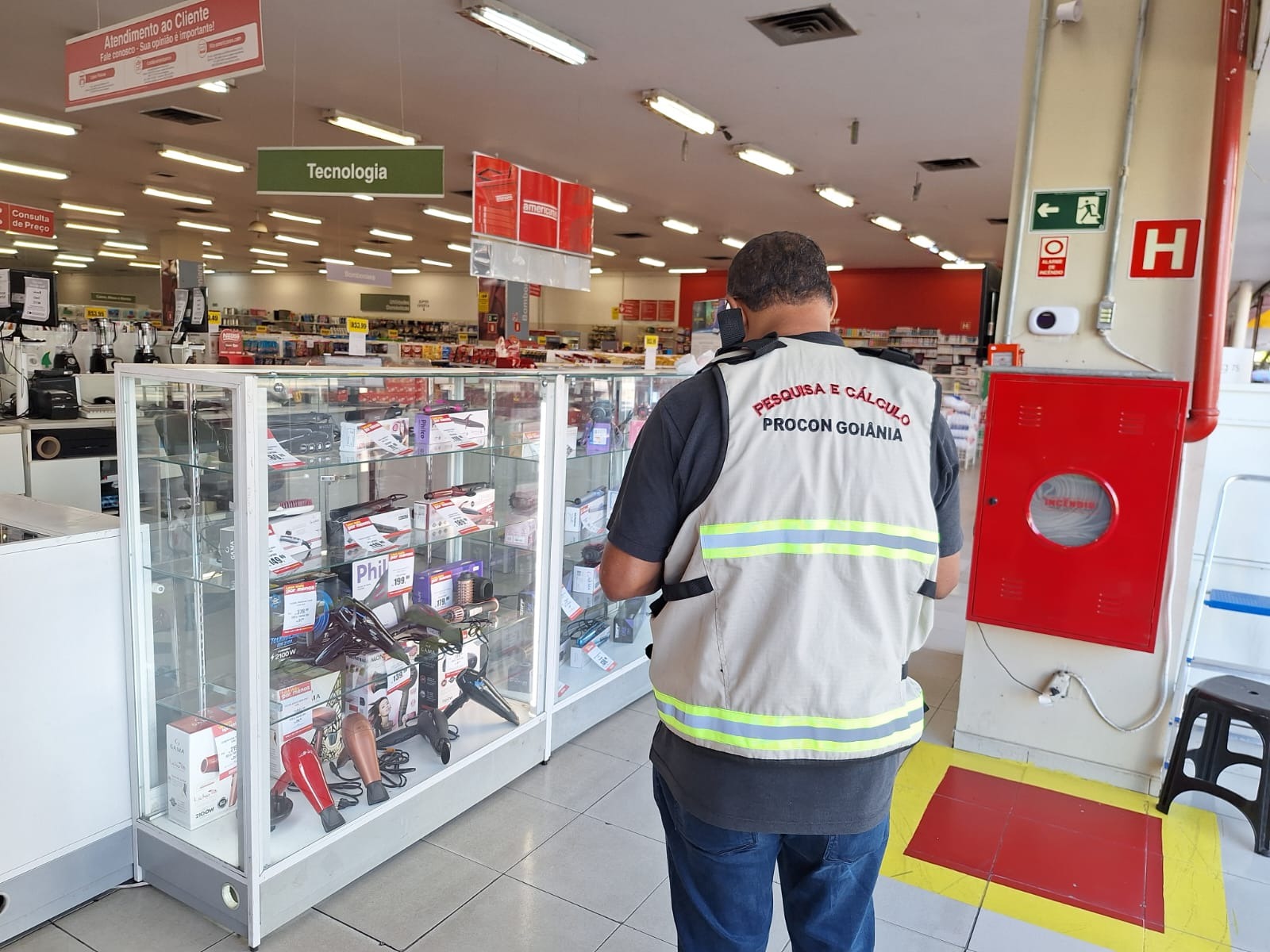 Pesquisa do Procon Goiânia revela variação de até 185% nos preços de presentes para o Dia das Mães