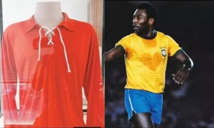 Camisa vermelha da seleção brasileira de futebol vira briga política nas redes sociais