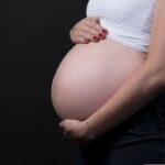 Brasileiras estão tendo menos filhos e adiam maternidade, diz Censo