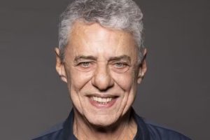 Chico Buarque faz cirurgia para diminuir a pressão intracraniana