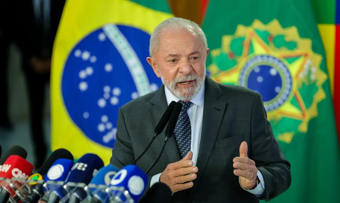 Lula confirma discussão de alternativas para a alta do IOF