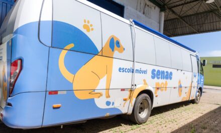 Senac Goiás lança Carreta Pet Móvel e aposta na formação profissional no setor que mais cresce no Brasil