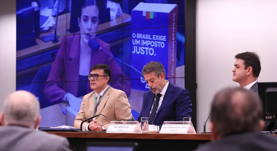 Comissão da Câmara aprova isenção do IR para quem ganha até R$ 5 mil