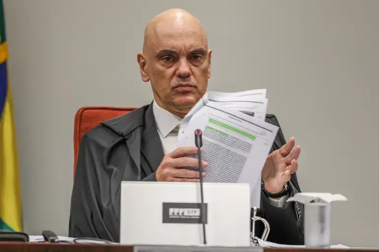 Maioria da 1ª Turma do STF vota por manter cautelares contra Bolsonaro