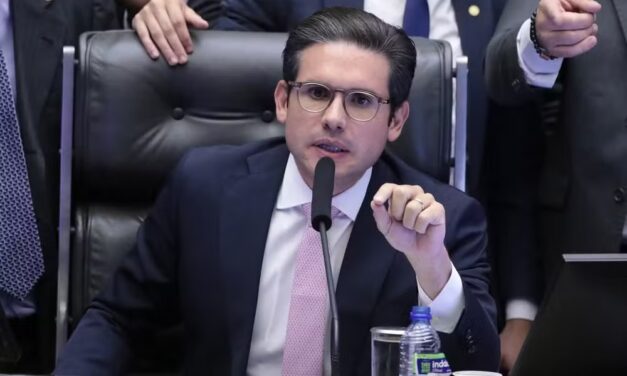 Presidente da Câmara quer acelerar proposta contra exploração de crianças nas redes