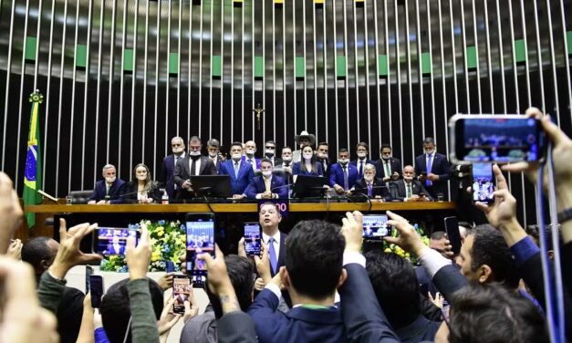 Alcolumbre diz que ocupação das Mesas do Senado e da Câmara é ação arbitrária e pede bom senso