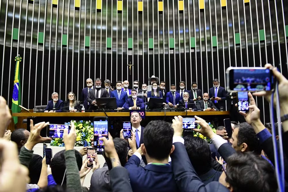 Alcolumbre diz que ocupação das Mesas do Senado e da Câmara é ação arbitrária e pede bom senso Alcolumbre diz que ocupação das Mesas do Senado e da Câmara é ação arbitrária e pede bom senso