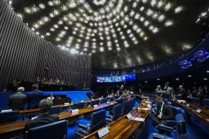 Adultização: Senado aprova projeto para proteger crianças e adolescentes no ambiente digital