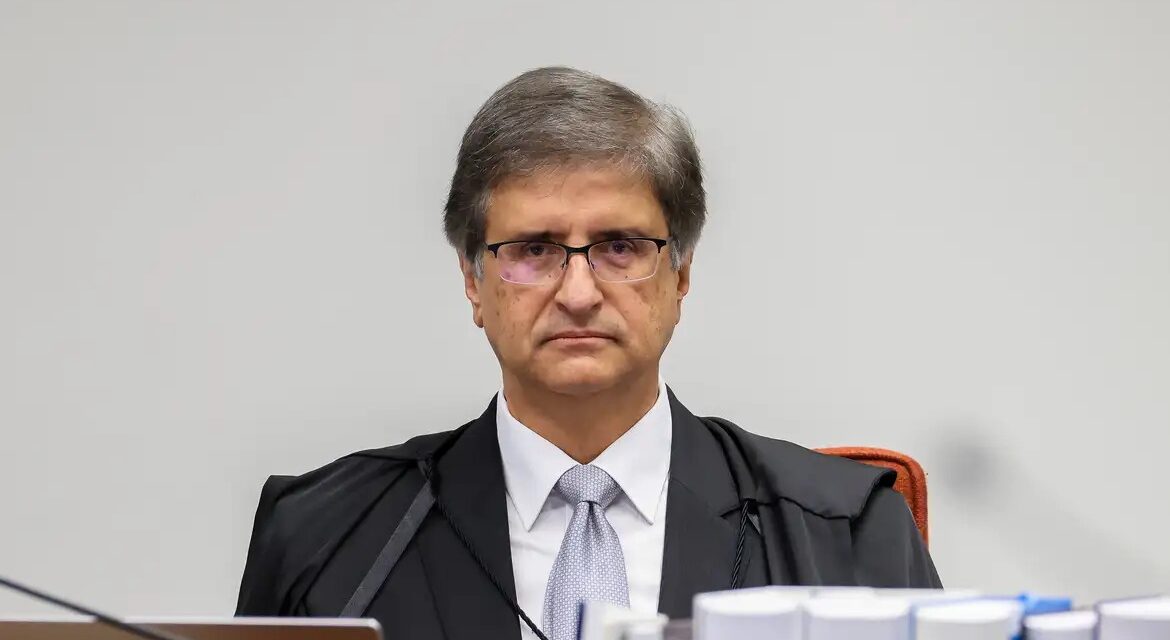 Lula assina recondução de Gonet como procurador-geral da República