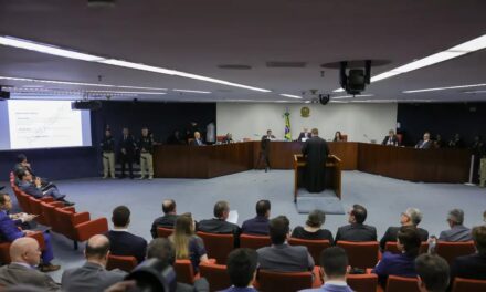 Defesa diz que Bolsonaro foi ‘dragado’ para atos golpistas e pede absolvição