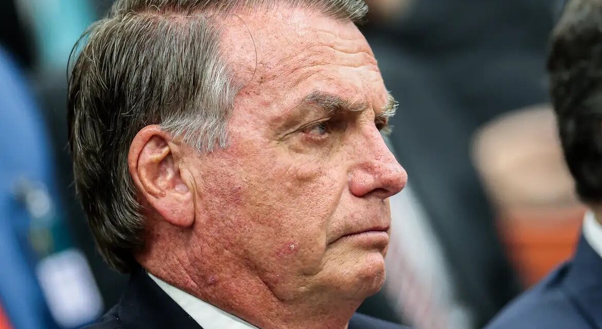 Bolsonaro pede a Moraes liberação para ir a hospital realizar procedimento na pele