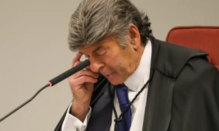 Trama golpista: Fux vota para absolver Bolsonaro de todos os cinco crimes da acusação