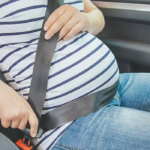 Médicos alertam para cuidados no volante durante gestação e puerpério