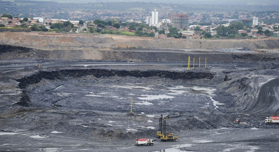 Setor mineral fatura mais de R$ 76 bilhões no 3º trimestre deste ano