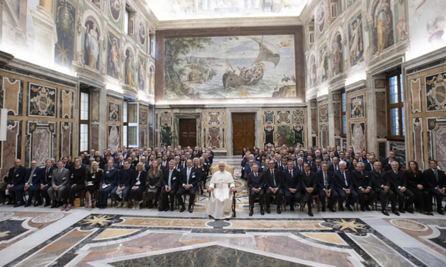 Notícias devem ser antídoto contra “informação lixo”, defende Leão XIV